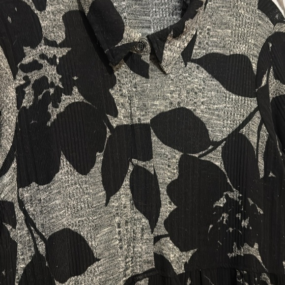 Black and Gray Floral Knit Dress - Picture 7 of 9